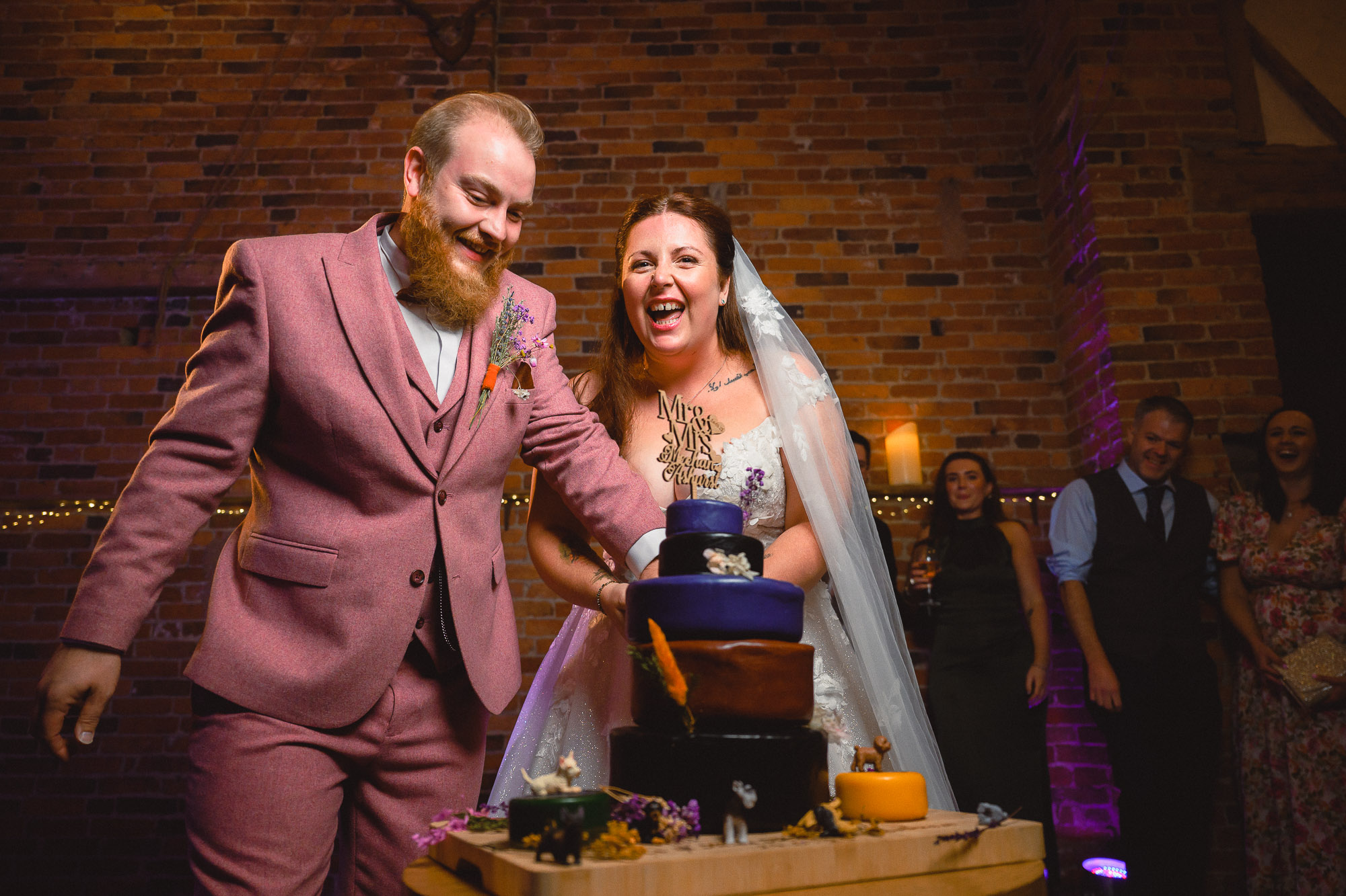 Donington-Park-Farmhouse-Wedding-Photography-5240